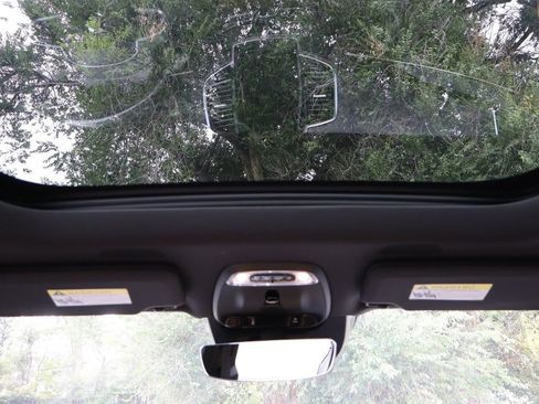 Used 2018 Volvo XC90 T6 Momentum w/ Convenience Package image 31