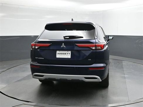 Used 2024 Mitsubishi Outlander SE image 8