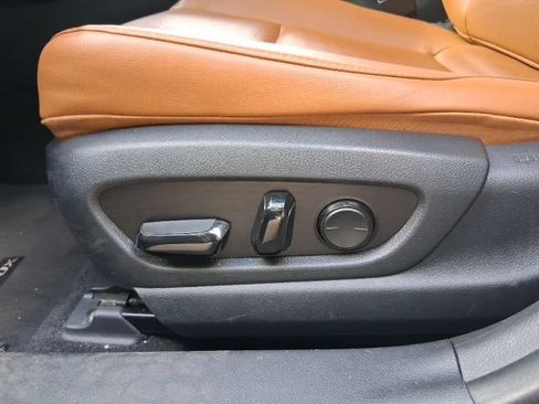Used 2019 Lexus UX 200 w/ Accessory Package FWD image 15