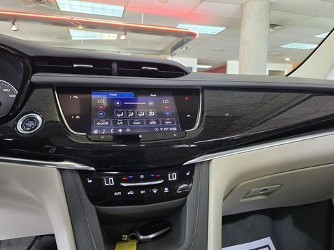 Used 2020 Cadillac XT6 Premium Luxury image 26