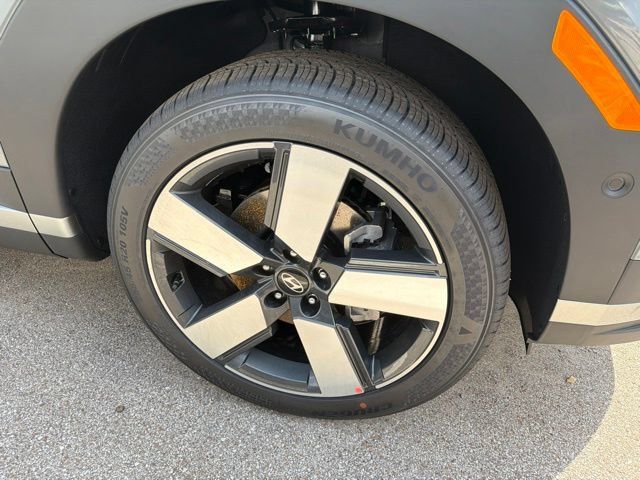 New 2026 Hyundai Santa Fe Limited FWD image 9