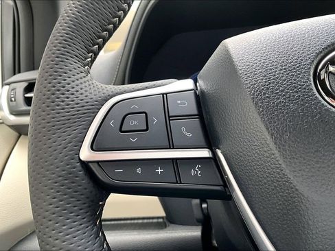 New 2026 Toyota Sienna Platinum image 13