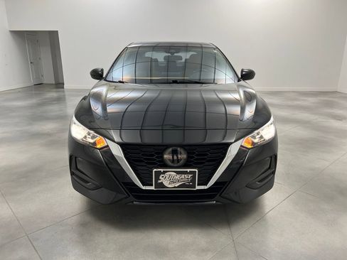 Used 2022 Nissan Sentra SV w/ SV Premium Package image 2