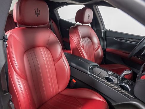 Used 2022 Maserati Ghibli Modena Q4 image 37