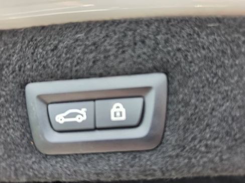 Used 2019 BMW 750i xDrive w/ Executive Package AWD/4WD image 53