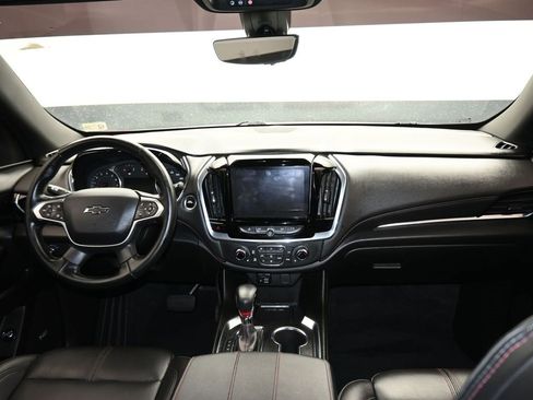 Used 2023 Chevrolet Traverse RS image 57