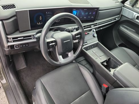 Used 2025 Hyundai Santa Fe SEL FWD image 13