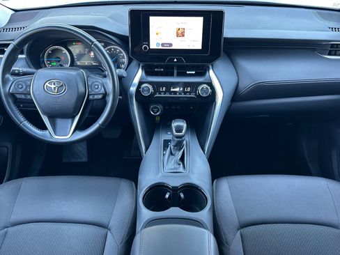 Used 2024 Toyota Venza LE AWD/4WD image 13