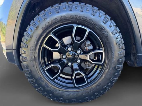 Used 2014 Jeep Grand Cherokee Laredo w/ Quick Order Package 23E image 21