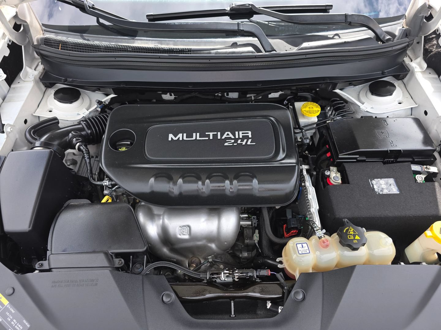 Used 2019 Jeep Cherokee Latitude w/ Popular Appearance Group FWD image 39