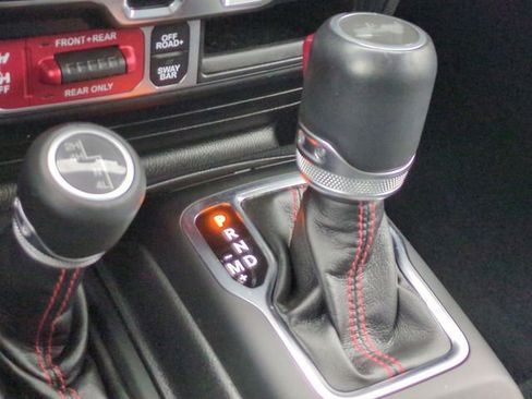 Used 2022 Jeep Wrangler Unlimited Rubicon w/ Cold Weather Group image 16