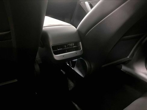 Used 2024 Tesla Model Y Long Range image 26