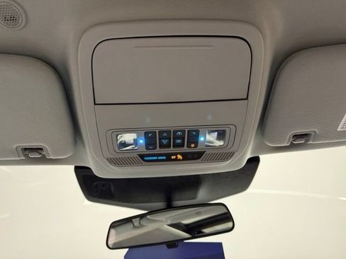 Used 2022 Ford Explorer XLT w/ Equipment Group 202A AWD/4WD image 39