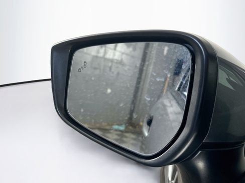 Used 2025 Nissan Versa SV FWD image 16
