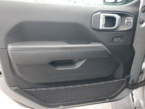 Used 2021 Jeep Gladiator Overland w/ Popular Equipment Package image 25