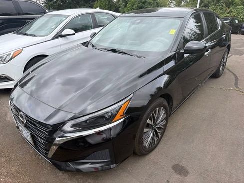 Used 2023 Nissan Altima 2.5 SV AWD/4WD image 4
