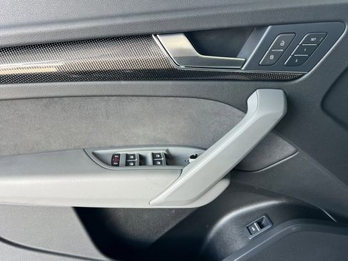 Used 2022 Audi SQ5 Premium w/ Convenience Package image 11