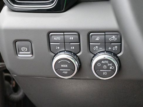 Used 2025 GMC Sierra 2500 AT4 w/ AT4 Premium Plus Package AWD/4WD image 20