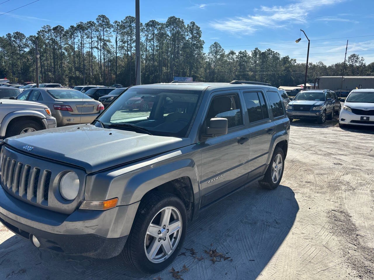 Used 2013 Jeep Patriot Sport FWD image 5