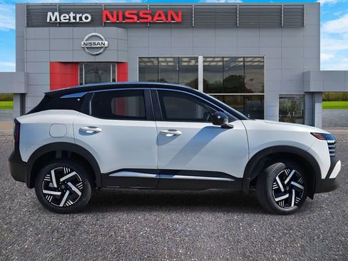 New 2026 Nissan Kicks SV image 2