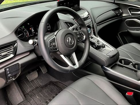 Used 2025 Acura RDX SH-AWD image 8