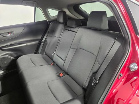 Used 2022 Toyota Venza LE AWD/4WD image 16