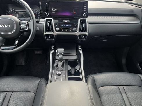 Used 2022 Kia Sorento S FWD image 14