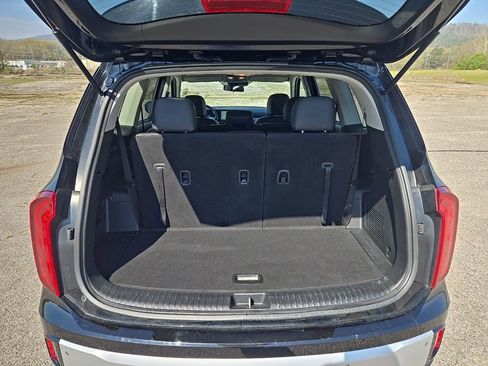 Used 2023 Kia Telluride LX FWD image 24