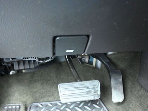 Used 2018 GMC Sierra 1500 SLE w/ SLE Value Package image 27