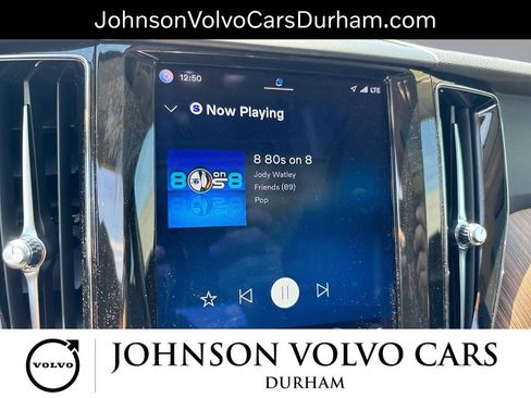 Used 2023 Volvo XC60 B5 Plus AWD/4WD image 12