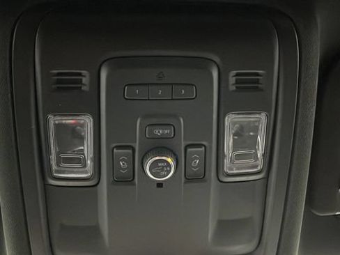 Used 2022 GMC Yukon XL SLT w/ SLT Luxury Package AWD/4WD image 35