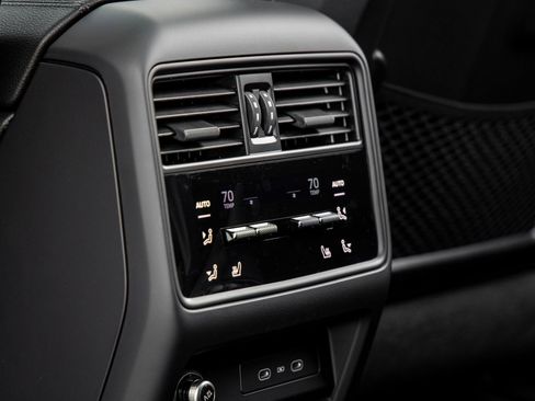 Certified 2026 Porsche Cayenne AWD/4WD image 35