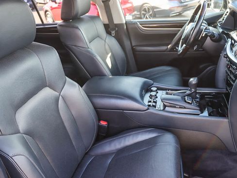 Used 2018 Lexus LX 570 4WD image 15