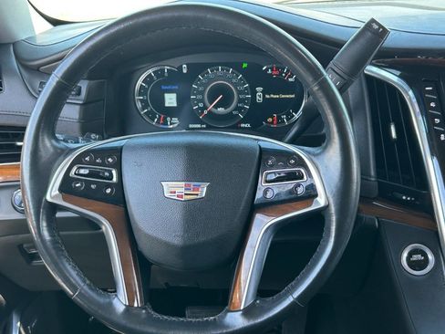 Used 2017 Cadillac Escalade ESV Premium Luxury RWD image 22