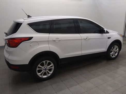 Used 2019 Ford Escape SE FWD image 10