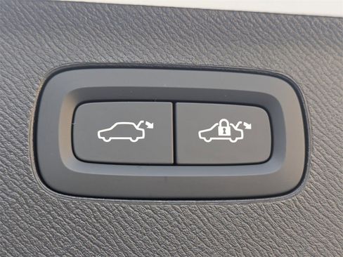 New 2026 Volvo XC90 B6 Plus w/ Protection Package Premier image 24