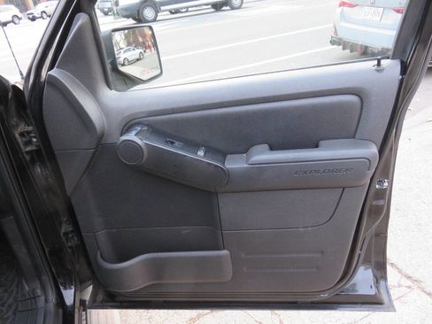 Used 2010 Ford Explorer XLT image 24