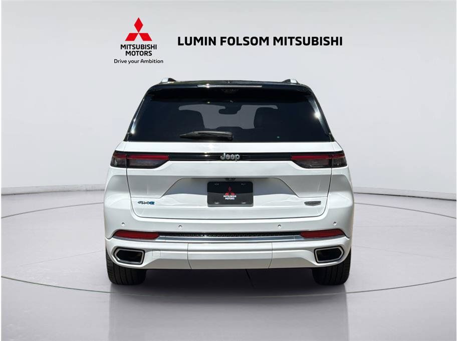Used 2022 Jeep Grand Cherokee Summit AWD/4WD image 4