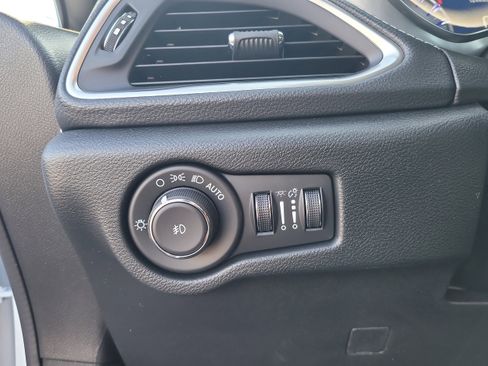 New 2026 Chrysler Pacifica Limited w/ S Appearance Package FWD image 24