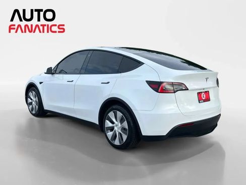 Used 2021 Tesla Model Y Long Range AWD/4WD image 3