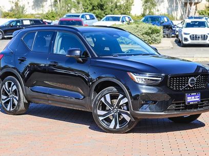 Used 2025 Volvo XC40 B5 Plus