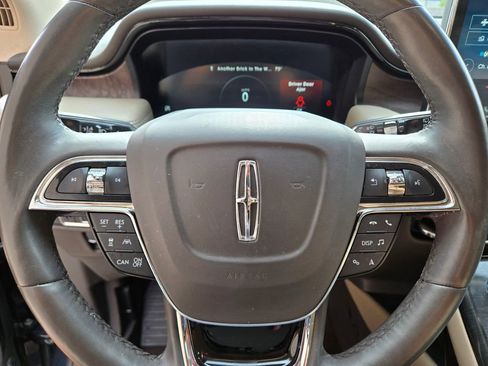 Used 2023 Lincoln Nautilus Reserve w/ Equipment Group 201A image 9