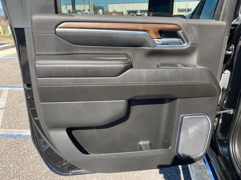 Used 2024 Chevrolet Silverado 2500 High Country w/ High Country Premium Package image 12