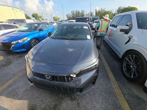 Used 2022 Honda Civic Sport image 2
