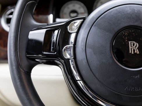 Used 2016 Rolls-Royce Wraith image 26