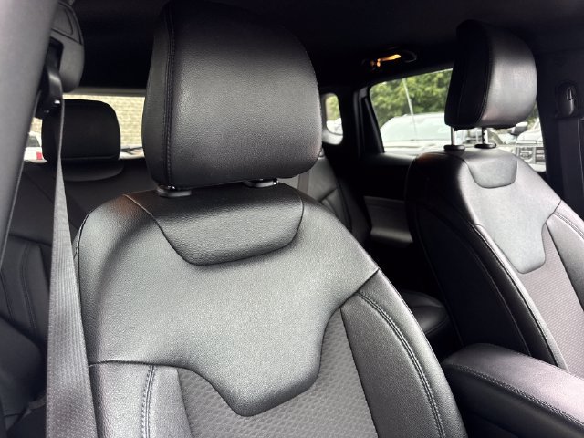 Used 2024 Jeep Compass Latitude AWD/4WD image 23