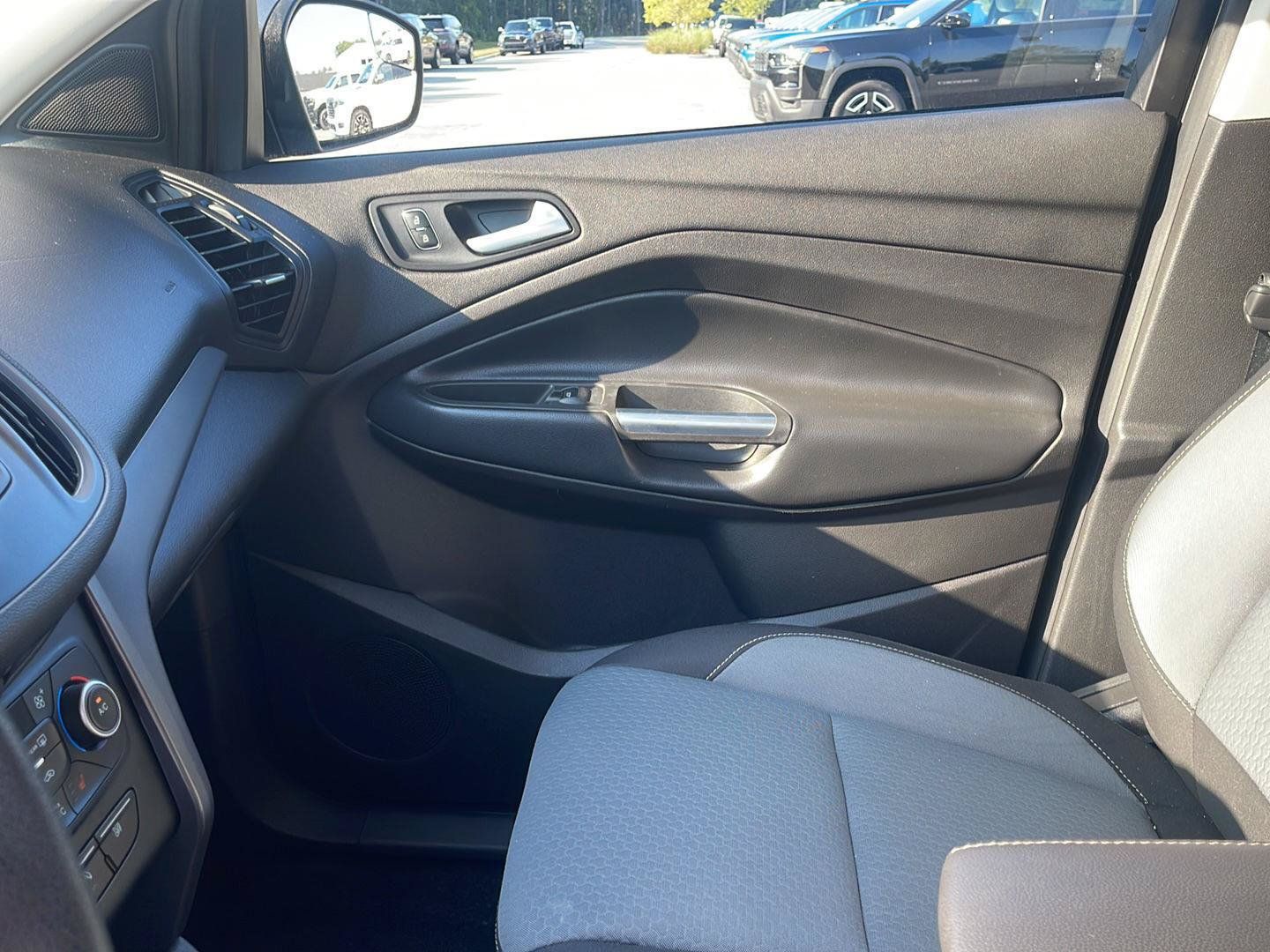 Used 2018 Ford Escape SE AWD/4WD image 30