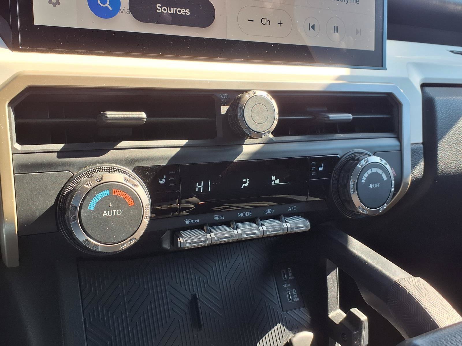 Used 2024 Toyota Tacoma TRD Sport AWD/4WD image 10