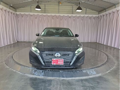 Used 2024 Nissan Altima 2.5 SV image 5
