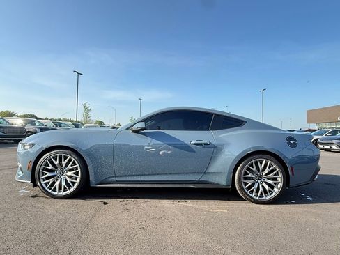 Used 2025 Ford Mustang Premium RWD image 7